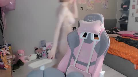 Snapshot of mia_gothh chatting on January 14, 3:15 pm MIA HELP ME REACH 100 LIKES online show from January 14, 3:15 pm