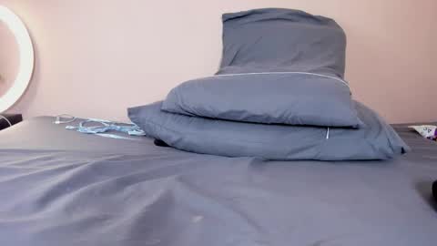  I am Mia  online show from January 17, 1:40 pm