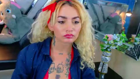 mia_ink1 online show from October 4, 5:50 pm