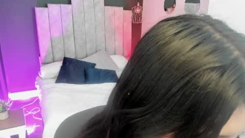 Val  online show from June 1, 7:48 pm