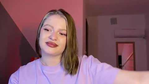 Snapshot of mia_kamp chatting on September 8, 8:41 pm Mia online show from September 8, 8:41 pm