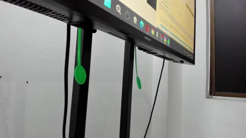 Snapshot of mia_kleim chatting on December 7, 11:23 pm MIA KLEIM online show from December 7, 11:23 pm