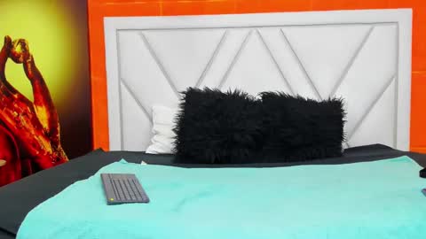 Snapshot of mia_kleim chatting on March 6, 11:53 pm MIA KLEIM online show from March 6, 11:53 pm