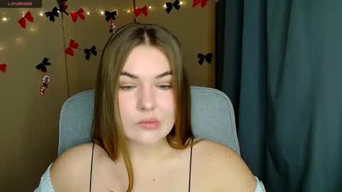 mia_lemm online show from December 17, 7:56 am