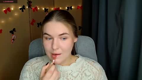 mia_lemm online show from December 16, 7:47 am