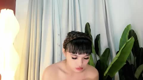 M I A online show from April 18, 11:26 pm