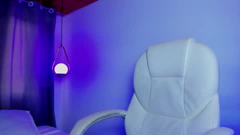 Mia Nevaeh - follow me online show from February 6, 8:45 pm