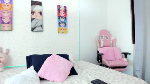 Mia online show from December 21, 11:02 pm