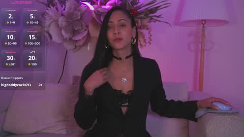 Mia online show from April 1, 11:55 am