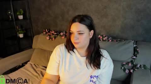 Mia online show from November 1, 2:16 am