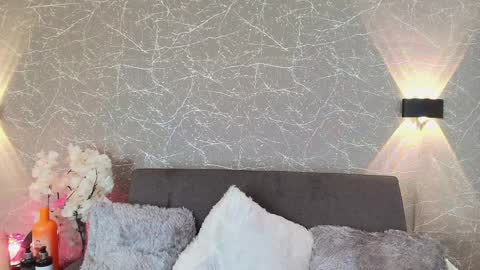 Snapshot of mia_roux13 chatting on January 19, 7:15 pm Mia Roux online show from January 19, 7:15 pm