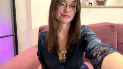 Mia online show from September 30, 4:51 am