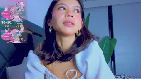 Mia online show from September 12, 2:24 pm