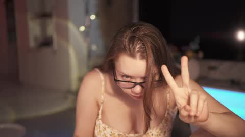 VixenMia online show from June 1, 4:03 am