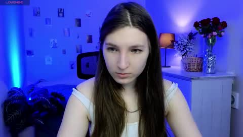 Mia online show from February 6, 10:18 am