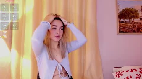 Mia White  online show from January 15, 1:28 pm