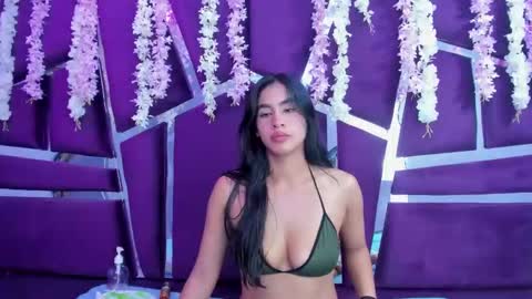 miaa_davis_ online show from October 28, 3:12 am