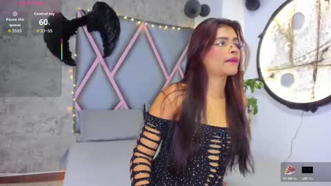 Mia online show from October 6, 12:00 pm