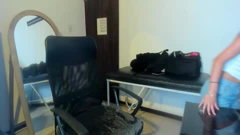 Miaa online show from February 11, 9:38 pm