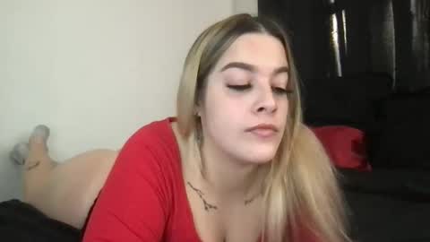 Mia Moji online show from December 1, 1:47 pm