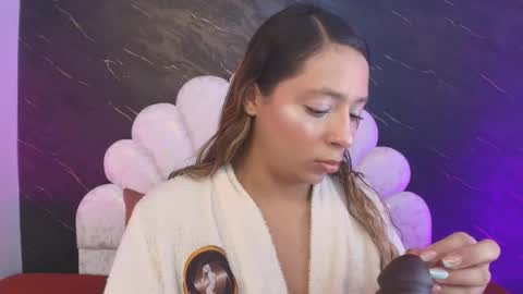 Mia online show from April 10, 12:11 pm