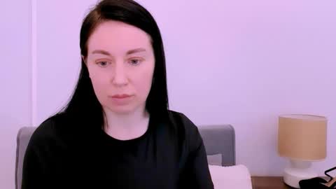 Mia online show from April 14, 3:56 pm