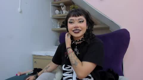 Mia online show from January 24, 12:31 pm