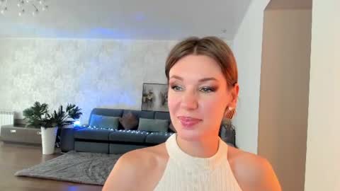 Mia online show from June 15, 4:23 am