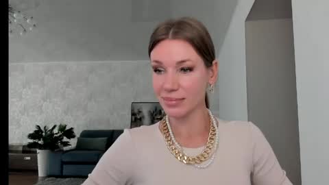 Mia online show from May 20, 4:31 am