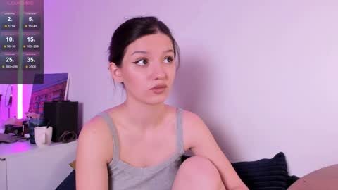 mia online show from June 5, 8:04 pm