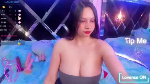 Mia online show from October 2, 1:43 am