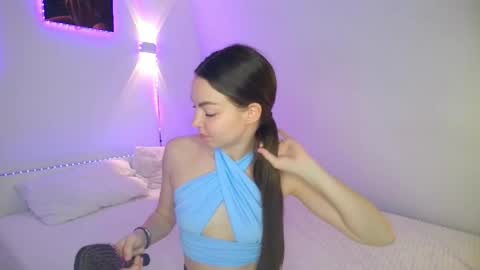 Mia online show from May 11, 1:08 am
