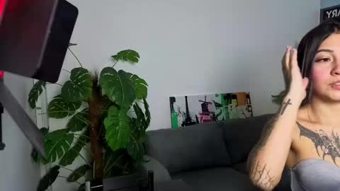 miafox_03 online show from January 17, 9:33 pm