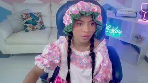 miagreys1 online show from October 31, 12:09 pm