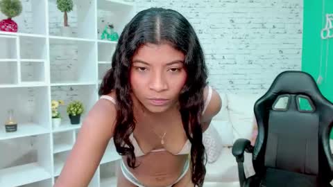 Snapshot of miagreys1 chatting on October 18, 12:19 pm miagreys1 online show from October 18, 12:19 pm