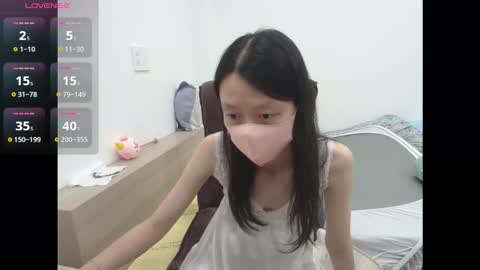 miahchan68 online show from October 18, 1:25 pm