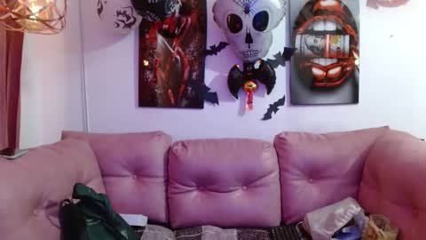 miahotcs online show from October 19, 2:08 pm