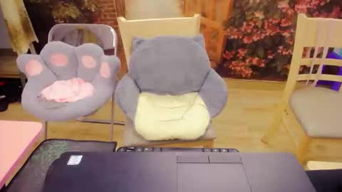 Snapshot of mialala205221 chatting on October 12, 2:14 am Mia online show from October 12, 2:14 am