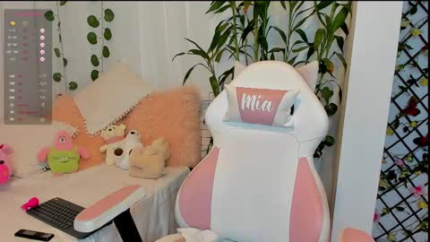 mia 600am-1000am Colombia time online show from March 2, 2:30 am