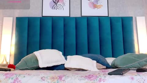 Mia  online show from February 6, 12:26 pm