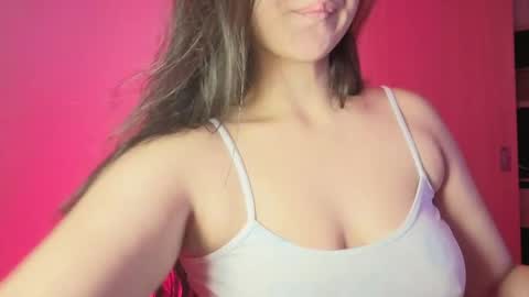 Mia online show from May 15, 8:28 am