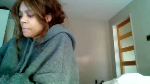 MiaMuffn online show from December 16, 1:32 pm