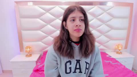 Sweetie Mia online show from March 8, 12:28 pm