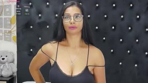 Snapshot of miaryder29 chatting on October 29, 2:31 pm Mia online show from October 29, 2:31 pm