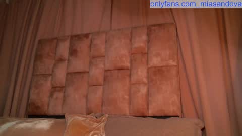 miasaandovaal 22 online show from November 20, 9:16 pm