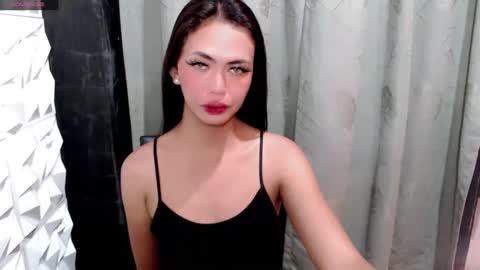 mia online show from December 13, 2:43 am