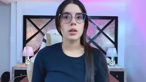 Snapshot of miasilverr chatting on October 6, 7:07 pm Mia online show from October 6, 7:07 pm