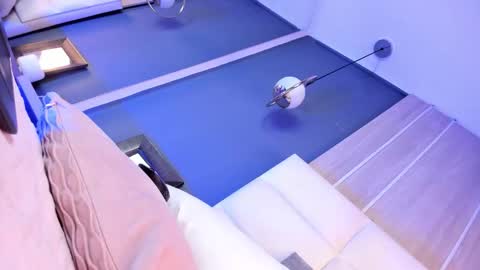 Mia online show from November 29, 7:29 pm