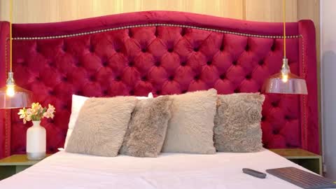 Mia online show from September 11, 12:38 pm