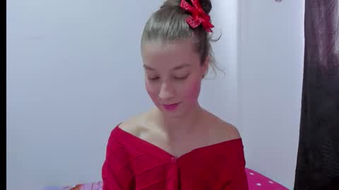 Snapshot of miavolkova_ chatting on September 30, 5:40 pm  Chloe  online show from September 30, 5:40 pm